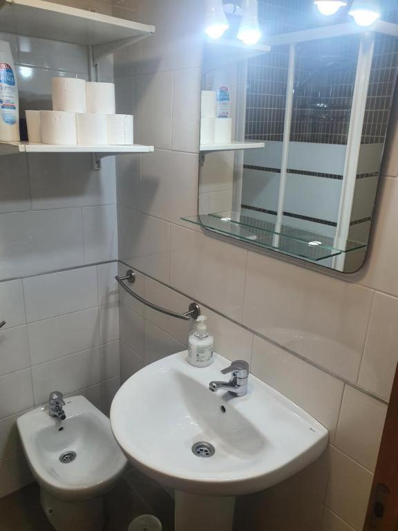 3F, Aire Acondic, 80M2, 2 Dormitorios, 4 Huespedes, Wifi Gratis Ла-Линеа-де-ла-Консепсьон Экстерьер фото